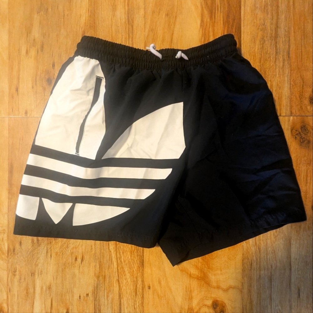 Adidas 5.5" shorts (M)